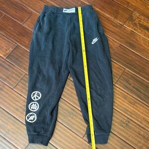 Nike Black Kids' Logo Graphic Jogger Sweatpants